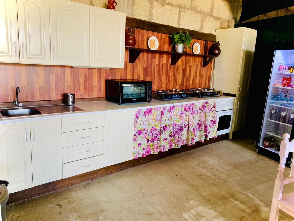 Bernegal Moneyba, Hot Tub, Piscina Y Jardin Buzanada