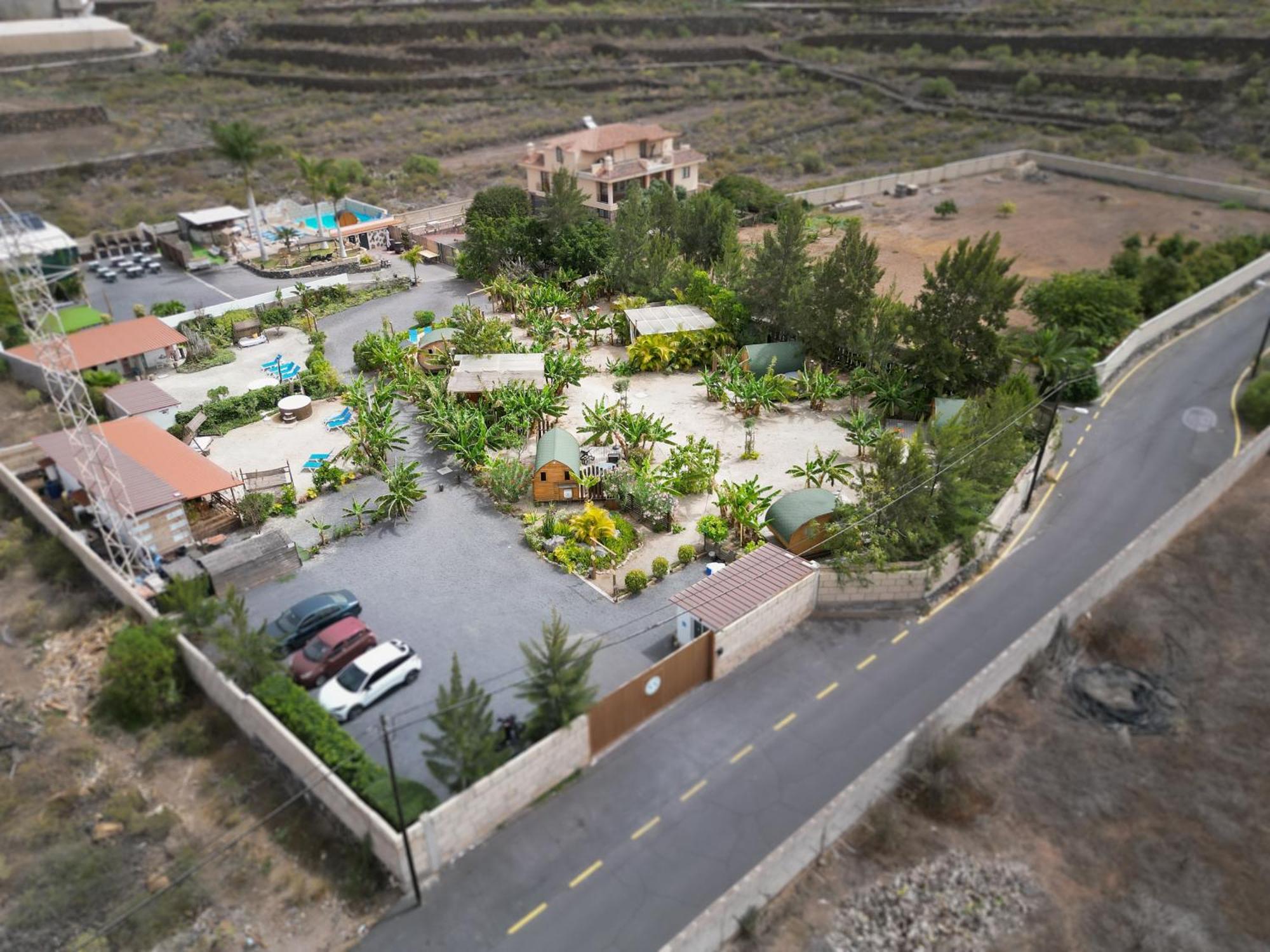 Bernegal Moneyba, Hot Tub, Piscina Y Jardin Buzanada