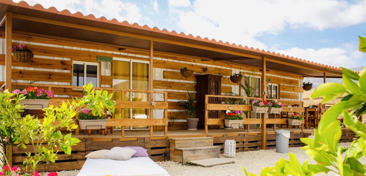 Bernegal Moneyba Hot Tub Climatizado Piscina Y Jardin Holiday home Buzanada
