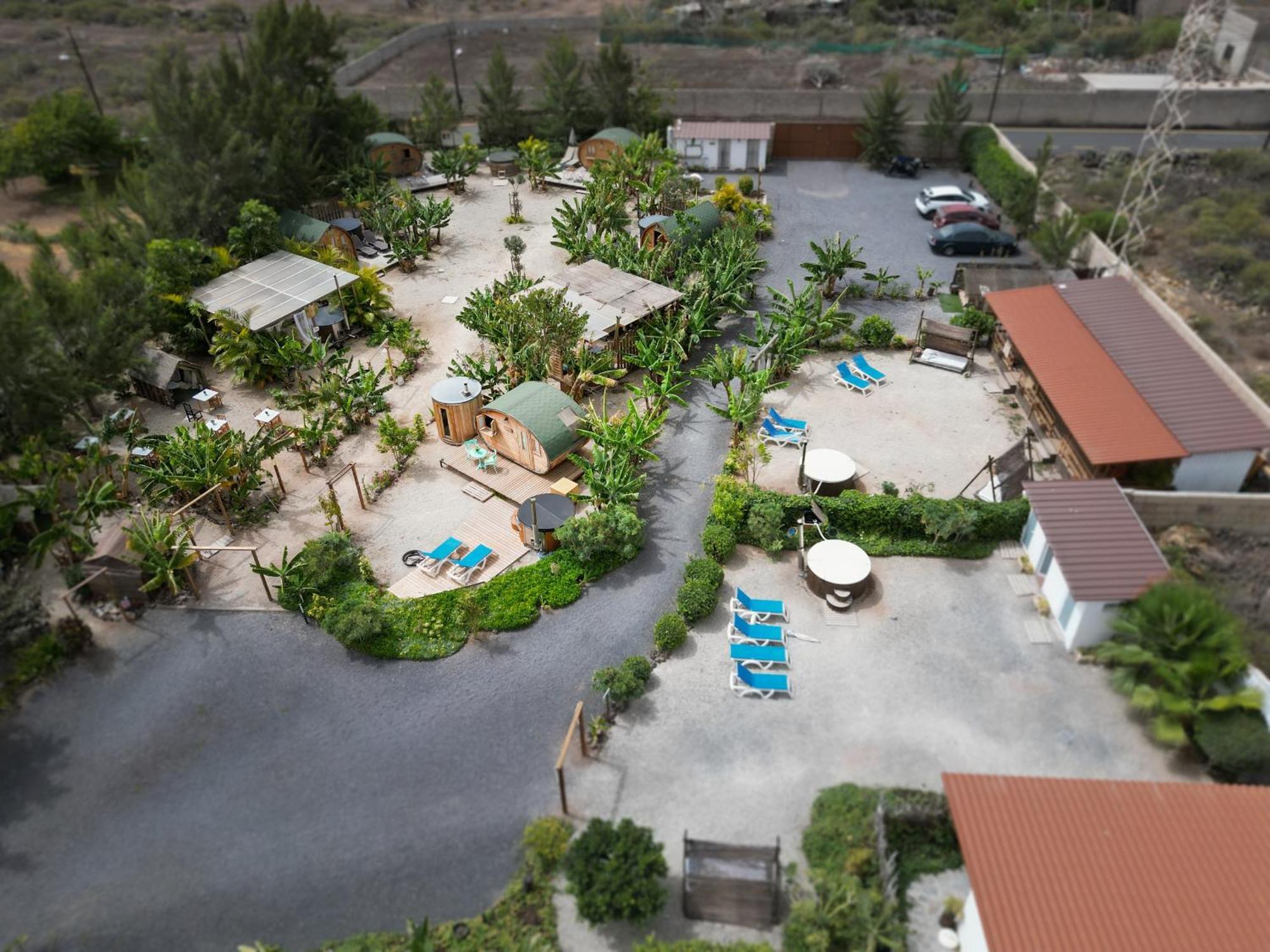 Сasa de vacaciones Bernegal Moneyba, Hot Tub, Piscina Y Jardin Buzanada